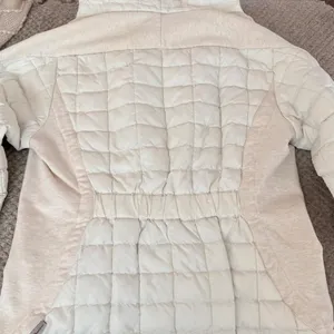 The North Face Women's Quilted Hybrid Pullover Jacket Medium Cream thumbnail 8