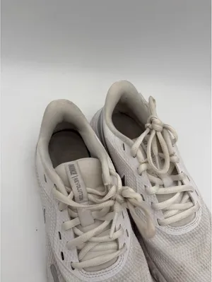 Nike Revolution 5 Woman’s 6.5 White and Gray Running Shoes Nike Sneakers thumbnail 4