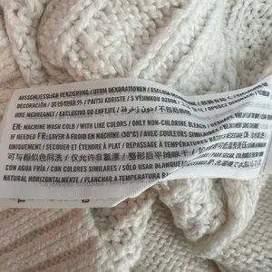 Abercrombie & Fitch Cable Knit Crew Neck Women's Fisherman Sweater Size Small thumbnail 13