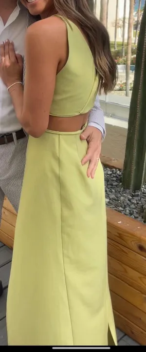 One Fell Swoop Cult Maxi in Grass Green Size 6 thumbnail 3