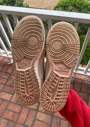 Nike Women’s Dunk Low Sneakers thumbnail 4
