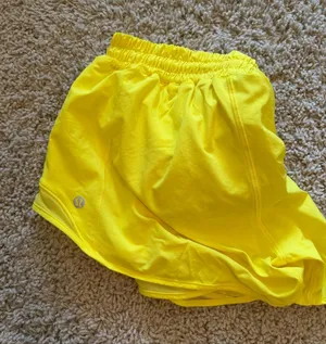 Lululemon Hotty Hot 4" thumbnail 1