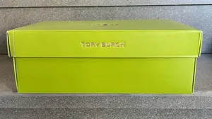 Tory Burch Signature Green Shoebox & Matching Dust Bag Set thumbnail 1