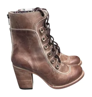 Freebird‎ BY STEVEN Borow Women's Boots Size 10 Distressed Tan Lace Up Zip Up thumbnail 1