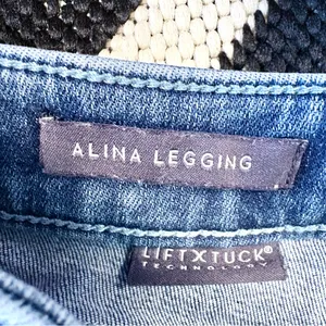 NYDJ Alina Legging Jean in Clean Affection Size 2 thumbnail 10