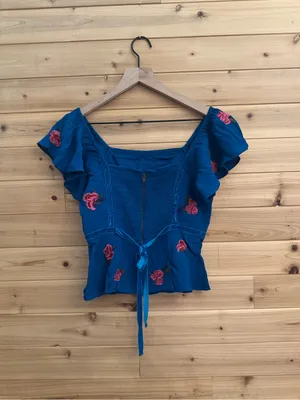 Moulinette Soeurs Anthropologie Size 2 Embroidered Floral Crop Top thumbnail 2