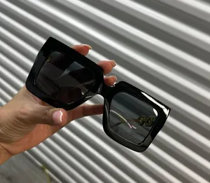 Eyeglasses thumbnail 1