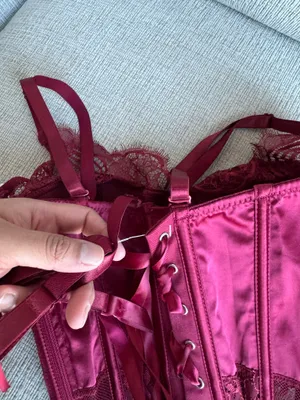 Luxurious Burgundy Lace Bustier thumbnail 3