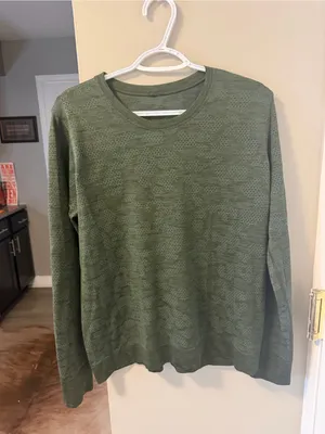 Lululemon Women Green Camo Perforated Mesh Breeze Long Sleeve Shirt Top 12 thumbnail 2