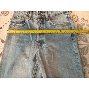 Zara Mid Rise Straight Leg Jeans Size 2 Blue Denim Classic thumbnail 6