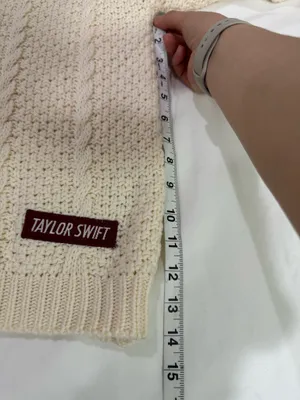 Taylor Swift Red (Taylor's Version) Star Patch Cardigan M/L Official thumbnail 10