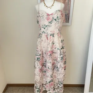 Red Dress Boutique Just Me Flirt For Fun Crochet Floral Midi Dress in Medium thumbnail 3
