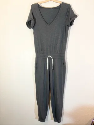 Vuori All Day Romper Jumpsuit Gray Charcoal Heather Size M thumbnail 4