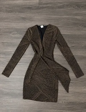 Long Sleeve Black & Gold Twist Front Bodycon Dress thumbnail 2