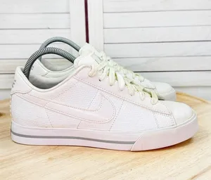 Nike Sweet Classic Perforated Leather Low Top Sneakers White Pink 7.5 354496-110 thumbnail 1