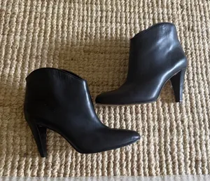 Etienne Aigner Seville Black Leather Pointed Toe Ankle Boots Size 7.5M thumbnail 1
