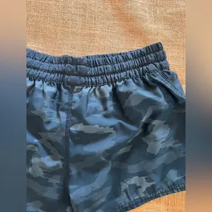 Vuori Blue Camo Athletic Shorts Elastic Waistband running activewear tennis SM thumbnail 8