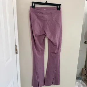 Lululemon Athletica Heathered Rose Flare Leggings Size 8 thumbnail 7