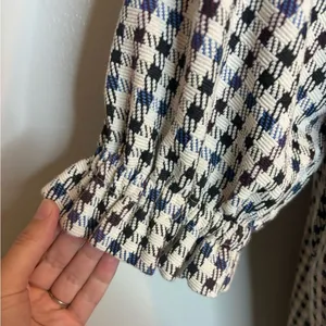Ann Taylor Cream Checkered Blouse Size Small thumbnail 4