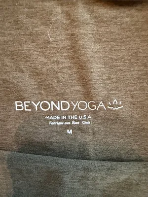 Beyond Yoga Olive Green cropped leggings size medium thumbnail 2