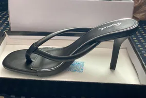 Forever 21 Toe Thong Slip-On Heel thumbnail 2