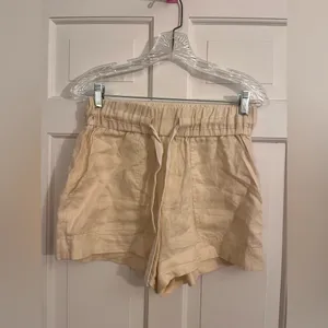 ALC Frank Billy II Short 100% Linen Cream Size 2 thumbnail 2
