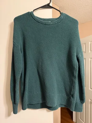 Old Navy Sweater thumbnail 1