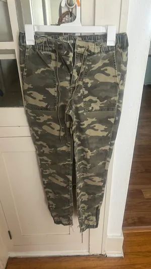 American Eagle Camo Jeggings High-Rise thumbnail 1