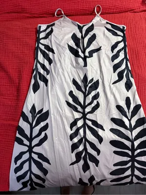 Women’s Black & White Leaf Print Summer Dress thumbnail 1