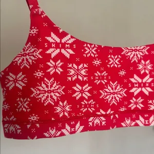Skims Fits Everybody Scoop Neck Bralette Red White Snowflake Large NWOT thumbnail 3