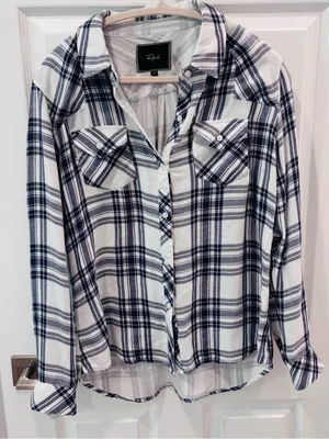 Rails‎ Classic White & Navy Plaid Button-Down Shirt size Medium thumbnail 3