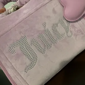 NWT! Juicy Couture Y2K Lavender Mini Tote with Heart Charm thumbnail 4