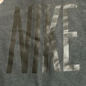 Women’s Nike dri fit Black and‎ Gray Crewneck Sweater large thumbnail 2
