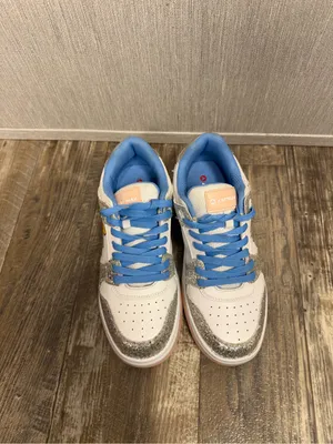 NWOB Women’s White Sneakers with Silver Glitter & Blue Laces Size 9 thumbnail 11
