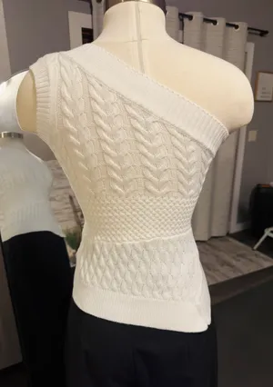Boutique White One-Shoulder Sleeveless asymmetrical cable knit top thumbnail 5