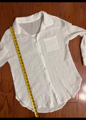 Shade shore Button down crinkle gauze Long sleeve White blouse - Size Small. ***Refer to measurement’s. Gently warn and like new condition. polyester. Measurements approximately 20” from armpit to armpit x 26” long. Non-smoking home . Priced at as is condition. Don’t like my price make a reasonable offer! And thank you for checking my closet! thumbnail 7