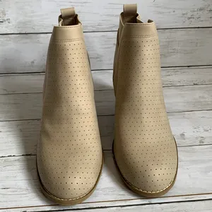NWT DV by‎ Dolce Vita Gerdy Wedge Ankle Bootie in Beige thumbnail 3