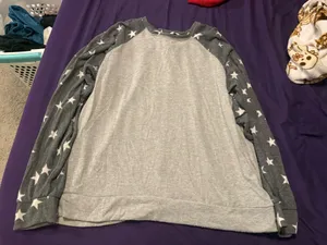 Gray long sleeve with stars Size 3X thumbnail 1