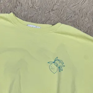Wildfox drop tops and lemon drops sweatshirt medium thumbnail 3
