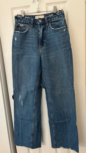 Abercrombie The Loose High Rise Jeans thumbnail 1