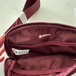 NWT Brand New lululemon Everyday Belt Bag 1L in Red Merlot RDMR thumbnail 6