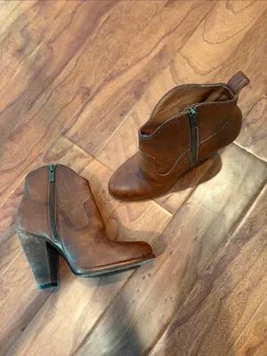 Frye Madeline Short Cognac Leather Western High Heel Ankle Boots Size 7M thumbnail 2
