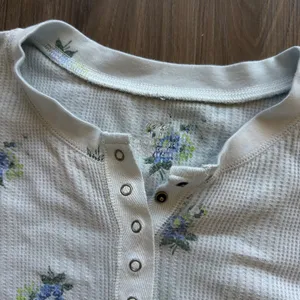 Aerie Thermal Top thumbnail 2