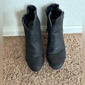 Women’s Booties Black Size 7 thumbnail 2