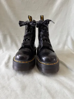Dr. Martens MOLLY Women's Leather Platform Boots Size 8 thumbnail 5