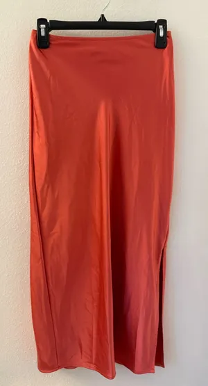 Old Navy Coral maxi skirt thumbnail 1