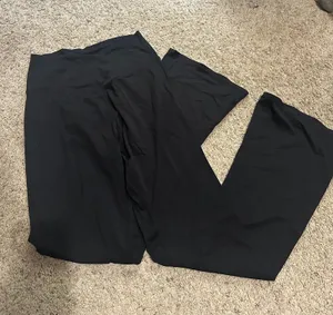 Amazon Flare Leggings Crossover Black thumbnail 1