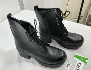 Womans Excellent Condition Soda Chunky Platform Combat Boots 8.5 Black Lug Heel thumbnail 1