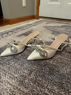 Pointed toe kitten heels sparkle bow White Size 9 thumbnail 2