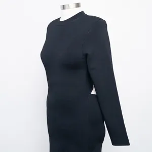 Alice & Olivia - Estelle Twist Detail‎ Body-con Dress. thumbnail 12
